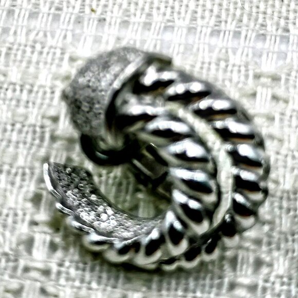 Trifari silvertone earrings clip on MCM - Picture 3 of 9